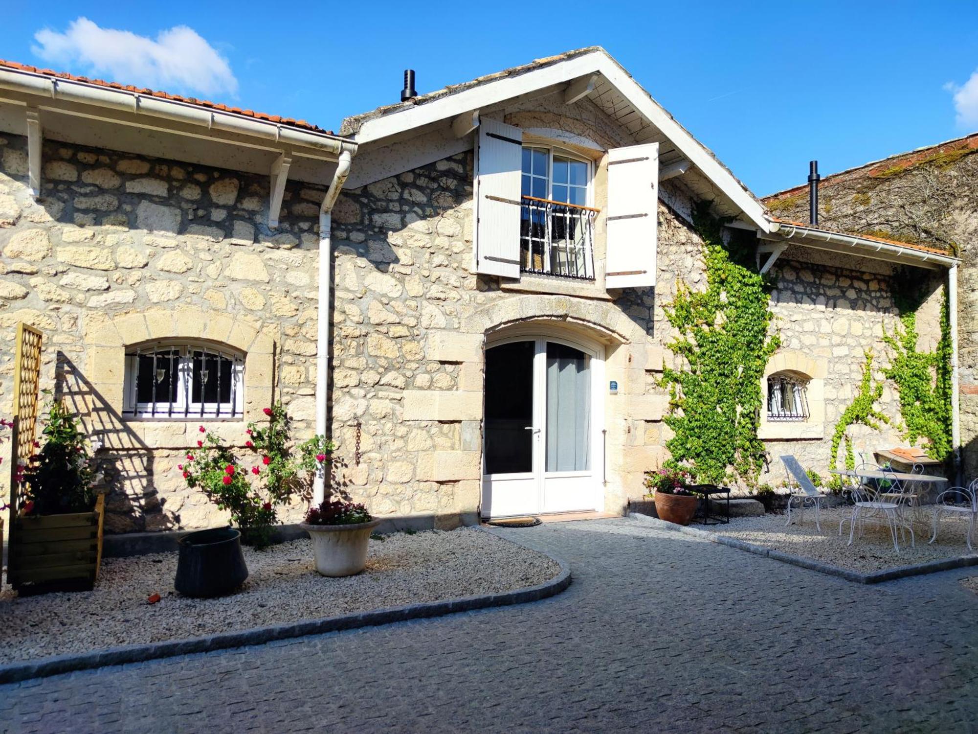 Domaine Des Pres De Joussac - Protocole Sanitaire Strict Villa Jau-Dignac-et-Loirac Exterior photo